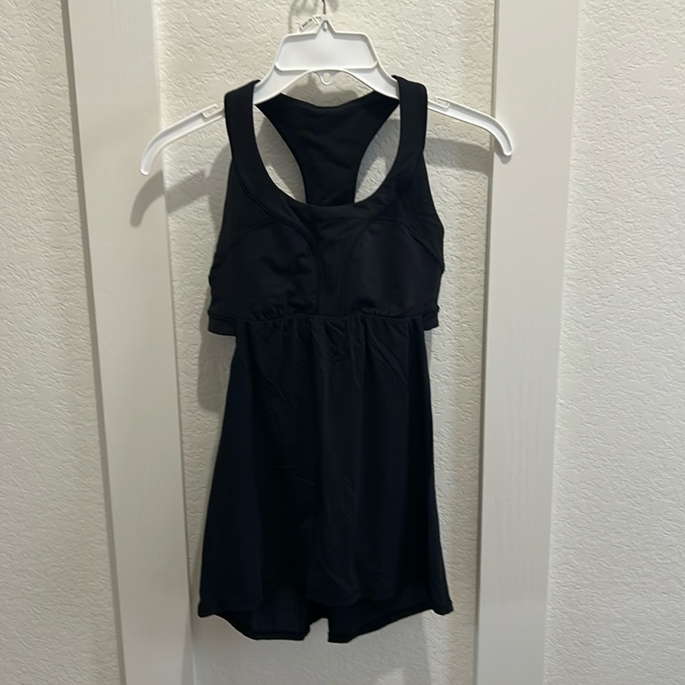 Lululemon top with built in bra